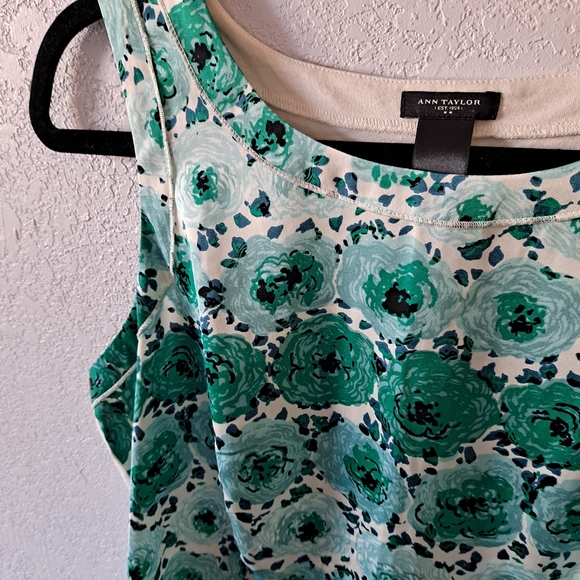 Green Floral Ann Taylor Blouse - Picture 5 of 6